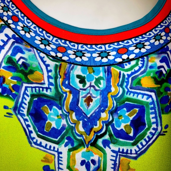 Very pretty and vibrant tank top by PEACH PUFF Medium - Picture 7 of 12